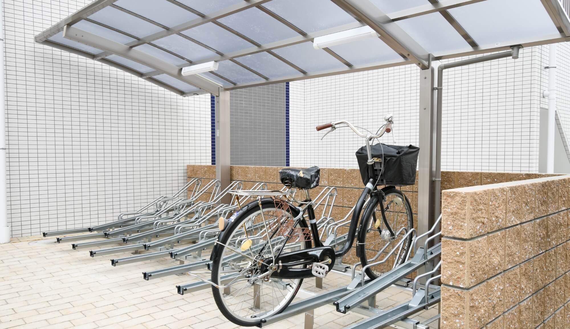 自転車置き場｜マリンズ弁天町